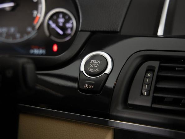 BMW 5 серии VI (F10/F11/F07) Рестайлинг с пробегом 2015 года, цена 1 799 000 рублей, 214884 км, седан, Автокод Объявления