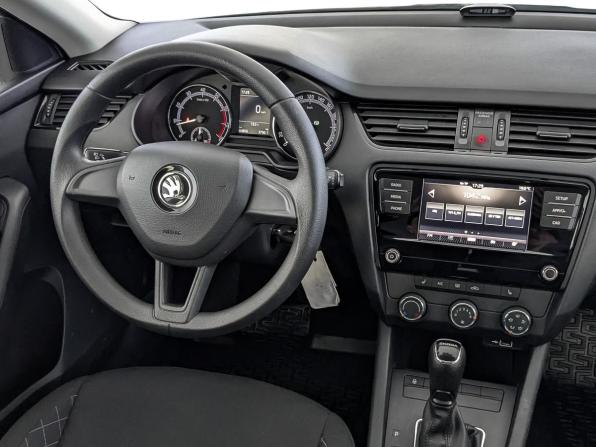 Skoda Octavia III (A7) Рестайлинг с пробегом 2020 года, цена 1 980 000 рублей, 64850 км, лифтбек, Автокод Объявления