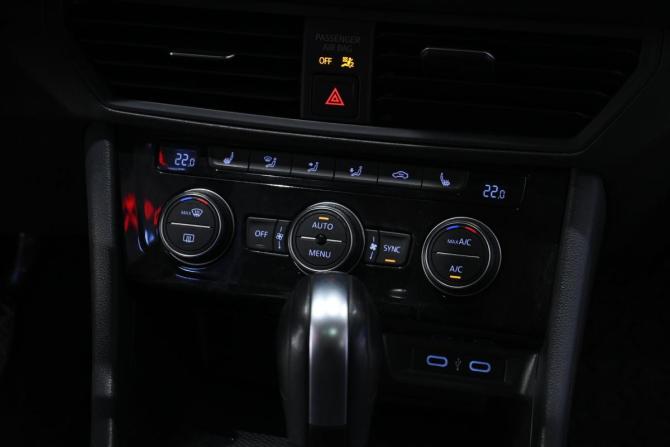 Volkswagen Jetta VII с пробегом 2020 года, цена 1 595 000 рублей, 83537 км, седан, Автокод Объявления