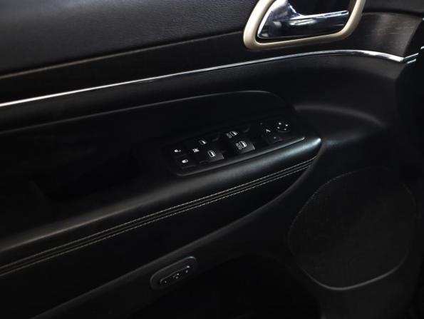 Jeep Grand Cherokee IV (WK2) Рестайлинг с пробегом 2014 года, цена 1 499 000 рублей, 370885 км, внедорожник, Автокод Объявления