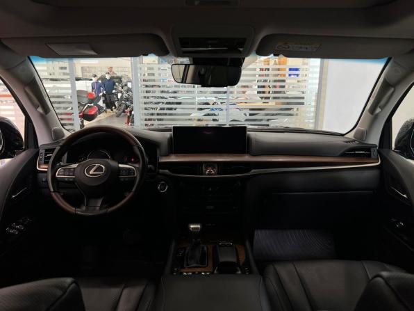 Lexus LX III Рестайлинг 2 с пробегом 2018 года, цена 11 000 000 рублей, 19898 км, внедорожник, Автокод Объявления