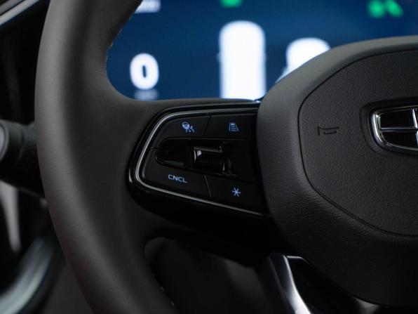 Geely Monjaro I Рестайлинг 2 с пробегом 2025 года, цена 4 172 434 рубля, 14 км, внедорожник, Автокод Объявления