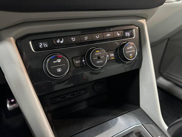 Volkswagen Tiguan II с пробегом 2018 года, цена 3 359 200 рублей, 115550 км, внедорожник, Автокод Объявления