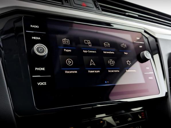 Volkswagen Passat B8 Рестайлинг с пробегом 2021 года, цена 2 599 000 рублей, 90268 км, седан, Автокод Объявления