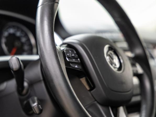 Volkswagen Touareg II Рестайлинг с пробегом 2015 года, цена 3 098 000 рублей, 169678 км, внедорожник, Автокод Объявления