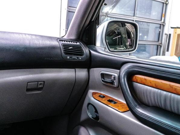 Lexus LX II Рестайлинг с пробегом 2007 года, цена 2 500 000 рублей, 299849 км, внедорожник, Автокод Объявления