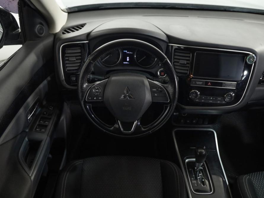 Mitsubishi Outlander III Рестайлинг 3 Санкт-Петербург  - изображение 10