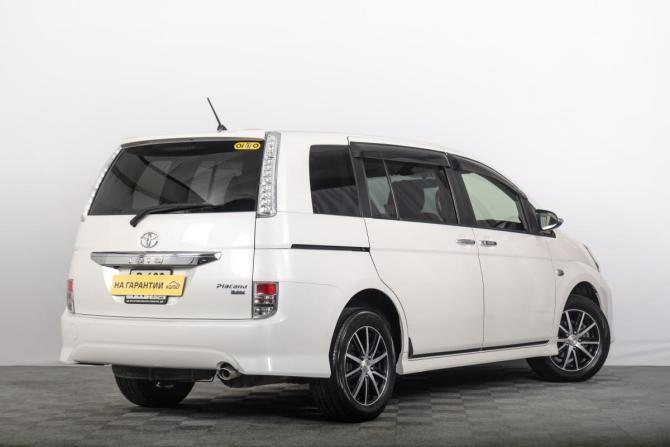 Toyota ISis I Рестайлинг с пробегом 2014 года, цена 1 629 000 рублей, 141000 км, компактвэн, Автокод Объявления