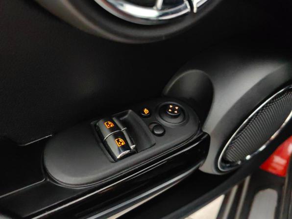 Mini Hatch III (F55/F56) Рестайлинг с пробегом 2019 года, цена 1 639 000 рублей, 143151 км, хэтчбек, Автокод Объявления