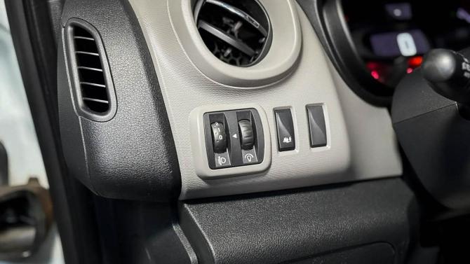 Renault Trafic III с пробегом 2017 года, цена 2 000 000 рублей, 205010 км, минивэн, Автокод Объявления