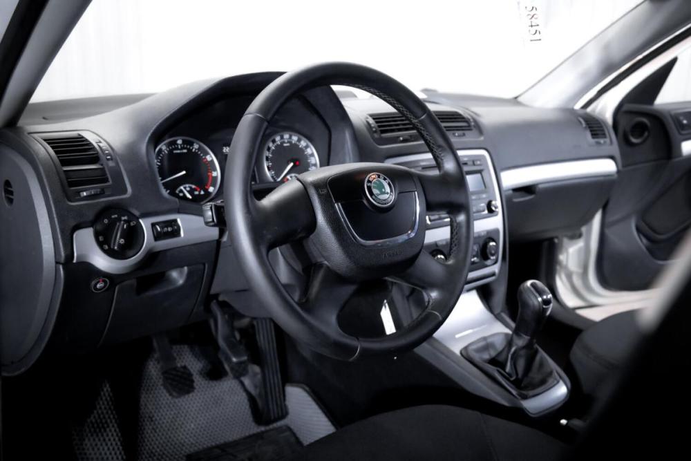 Skoda Octavia II (A5) Рестайлинг Тюмень  - изображение 14