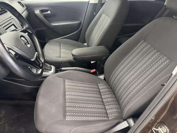 Volkswagen Polo V Рестайлинг с пробегом 2015 года, цена 1 290 000 рублей, 111031 км, седан, Автокод Объявления
