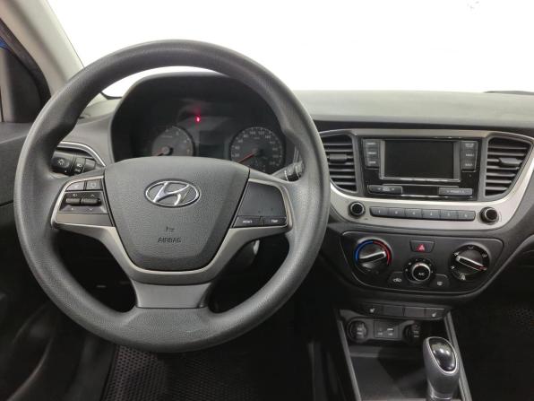 Hyundai Solaris II с пробегом 2017 года, цена 1 230 000 рублей, 128057 км, седан, Автокод Объявления