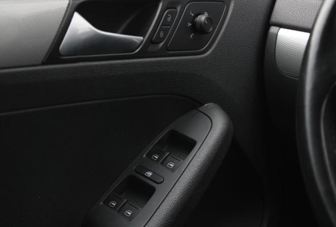 Volkswagen Jetta VI Рестайлинг с пробегом 2016 года, цена 1 335 000 рублей, 164883 км, седан, Автокод Объявления