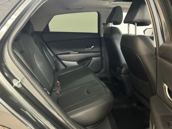 Hyundai Elantra VII (CN7) Рестайлинг с пробегом 2024 года, цена 2 230 000 рублей, 28770 км, седан, Автокод Объявления