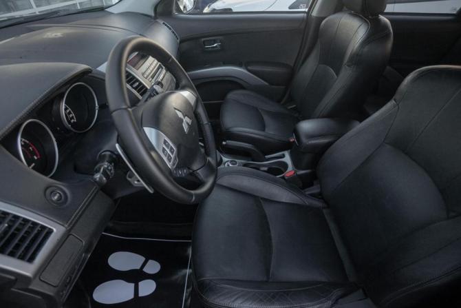 Mitsubishi Outlander II Рестайлинг с пробегом 2010 года, цена 1 325 000 рублей, 125000 км, внедорожник, Автокод Объявления