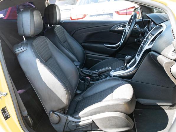 Opel Astra J Рестайлинг с пробегом 2012 года, цена 950 000 рублей, 197127 км, хэтчбек, Автокод Объявления