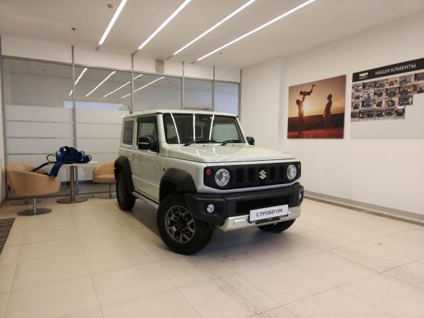 Suzuki Jimny IV с пробегом 2019 года, цена 1 900 000 рублей, 50000 км, внедорожник, Автокод Объявления