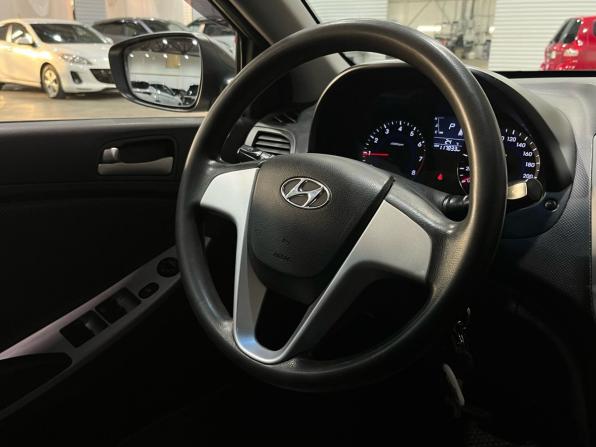 Hyundai Solaris I с пробегом 2013 года, цена 740 000 рублей, 117833 км, седан, Автокод Объявления
