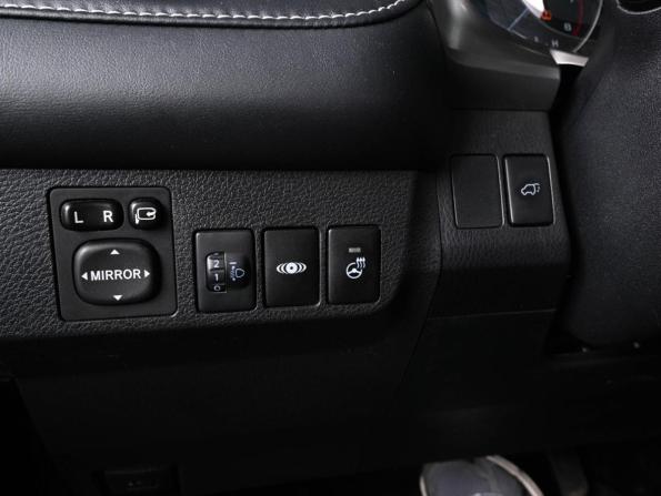 Toyota RAV4 IV (XA40) Рестайлинг с пробегом 2017 года, цена 2 379 000 рублей, 82227 км, внедорожник, Автокод Объявления