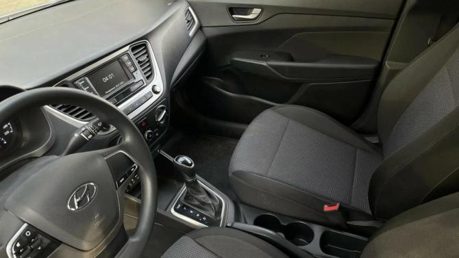 Hyundai Solaris II с пробегом 2018 года, цена 840 000 рублей, 214966 км, седан, Автокод Объявления