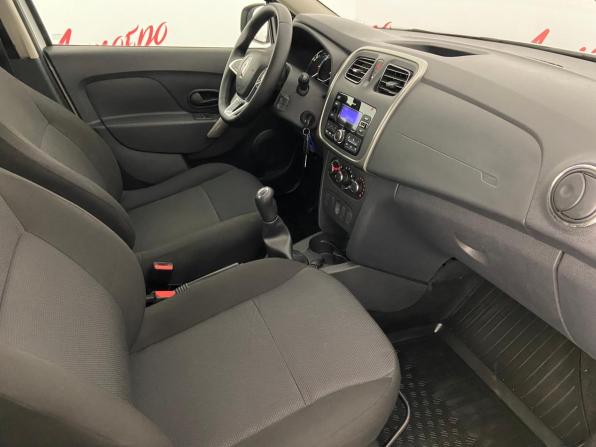 Renault Logan II Рестайлинг с пробегом 2019 года, цена 945 000 рублей, 142753 км, седан, Автокод Объявления
