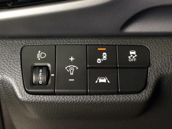 Kia Stonic I с пробегом 2019 года, цена 1 914 995 рублей, 59501 км, внедорожник, Автокод Объявления