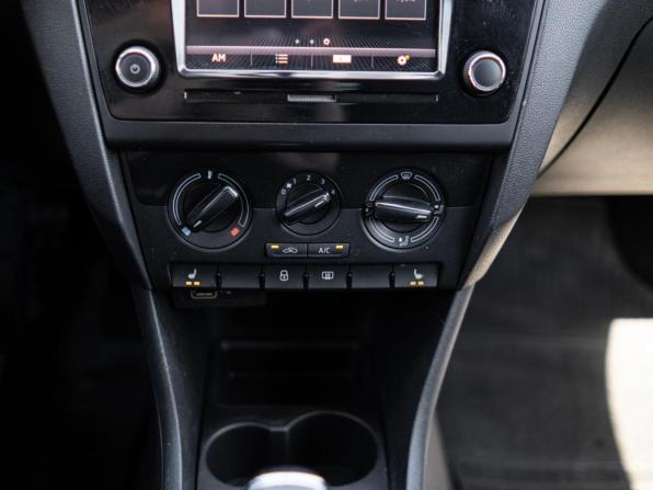 Skoda Rapid I Рестайлинг с пробегом 2019 года, цена 1 349 000 рублей, 141981 км, лифтбек, Автокод Объявления