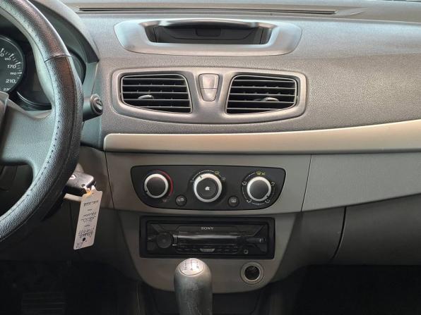 Renault Fluence I с пробегом 2012 года, цена 630 000 рублей, 241092 км, седан, Автокод Объявления