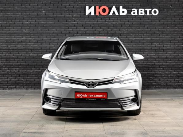 Toyota Corolla XI (E160 E170 E180) Рестайлинг 1 с пробегом 2018 года, цена 1 690 000 рублей, 162779 км, седан, Автокод Объявления
