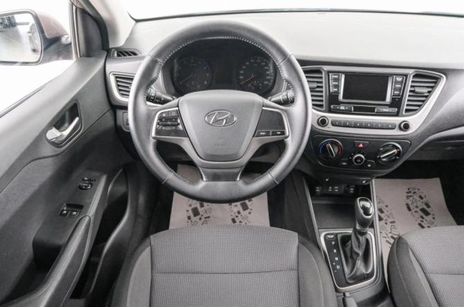 Hyundai Solaris II с пробегом 2018 года, цена 1 249 000 рублей, 105800 км, седан, Автокод Объявления
