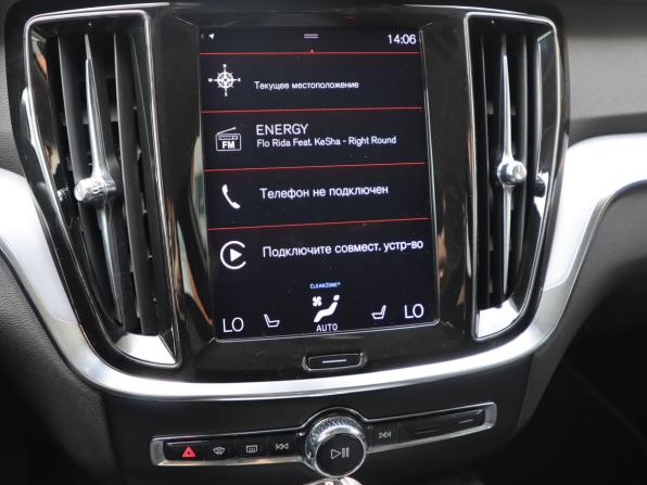 Volvo V60 II с пробегом 2018 года, цена 2 150 000 рублей, 290823 км, универсал, Автокод Объявления