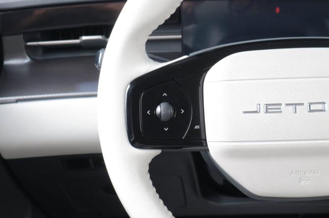 JETOUR DASHING I с пробегом 2023 года, цена 1 999 000 рублей, 45000 км, внедорожник, Автокод Объявления