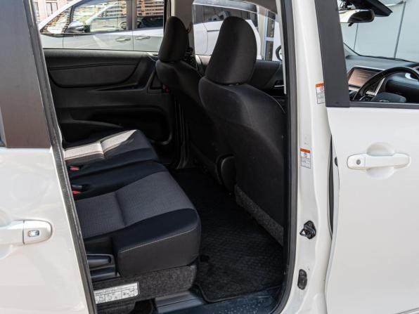 Toyota Sienta II Рестайлинг с пробегом 2021 года, цена 1 820 000 рублей, 83948 км, компактвэн, Автокод Объявления