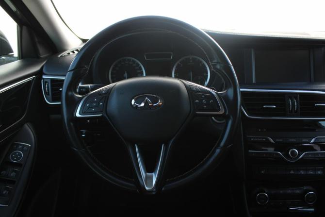 Infiniti Q30 с пробегом 2016 года, цена 1 450 000 рублей, 153000 км, хэтчбек, Автокод Объявления