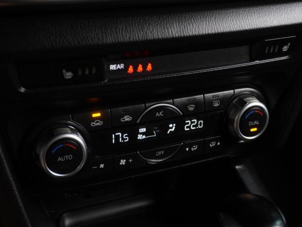 Mazda 3 III (BM) Рестайлинг с пробегом 2018 года, цена 1 399 000 рублей, 170954 км, седан, Автокод Объявления