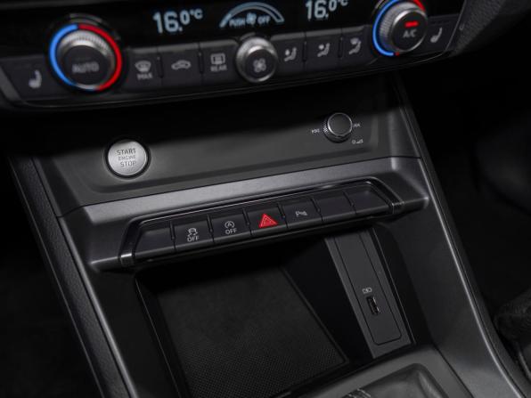 Audi Q3 II (F3) с пробегом 2019 года, цена 3 295 000 рублей, 116963 км, внедорожник, Автокод Объявления