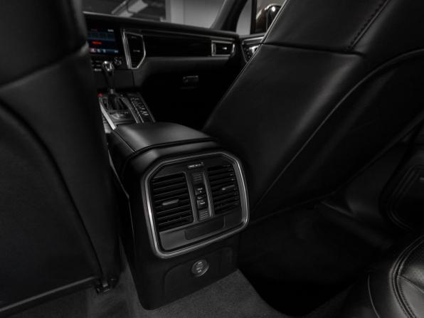 Porsche Macan I с пробегом 2017 года, цена 4 225 000 рублей, 102763 км, внедорожник, Автокод Объявления