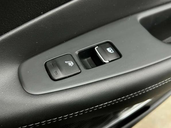 Hyundai Santa Fe IV Рестайлинг с пробегом 2022 года, цена 3 798 000 рублей, 84045 км, внедорожник, Автокод Объявления