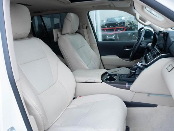 Toyota Land Cruiser 300 Series с пробегом 2022 года, цена 11 700 000 рублей, 17568 км, внедорожник, Автокод Объявления