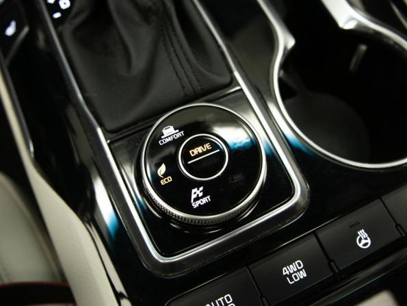 Kia Mohave I Рестайлинг 2 с пробегом 2023 года, цена 5 549 000 рублей, 83000 км, внедорожник, Автокод Объявления