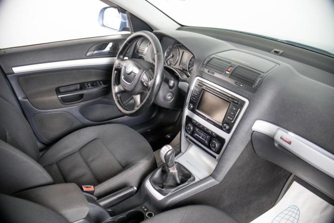 Skoda Octavia II (A5) с пробегом 2010 года, цена 929 000 рублей, 308000 км, универсал, Автокод Объявления