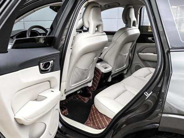 Volvo XC60 II с пробегом 2018 года, цена 3 669 000 рублей, 114925 км, внедорожник, Автокод Объявления