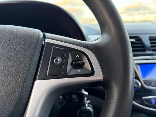 Hyundai Solaris I с пробегом 2013 года, цена 595 000 рублей, 186000 км, седан, Автокод Объявления