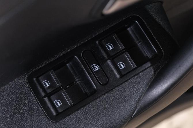 Volkswagen Polo V Рестайлинг с пробегом 2016 года, цена 1 179 000 рублей, 126800 км, седан, Автокод Объявления