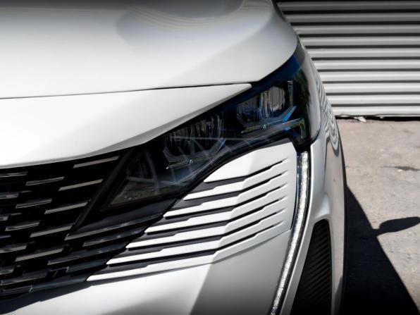 Peugeot 5008 II Рестайлинг с пробегом 2021 года, цена 2 695 000 рублей, 15397 км, внедорожник, Автокод Объявления