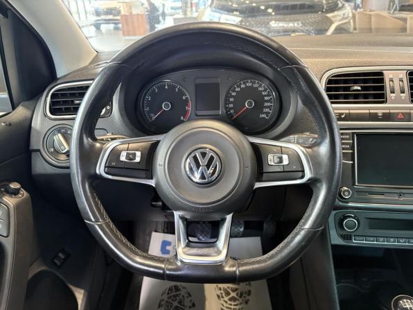 Volkswagen Polo V Рестайлинг с пробегом 2019 года, цена 1 199 000 рублей, 96452 км, седан, Автокод Объявления
