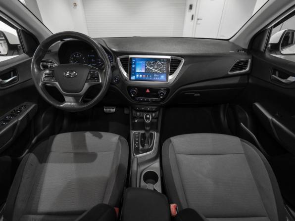 Hyundai Solaris II с пробегом 2018 года, цена 1 350 000 рублей, 168493 км, седан, Автокод Объявления