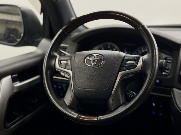 Toyota Land Cruiser 200 Series Рестайлинг 2 с пробегом 2018 года, цена 7 400 000 рублей, 138744 км, внедорожник, Автокод Объявления