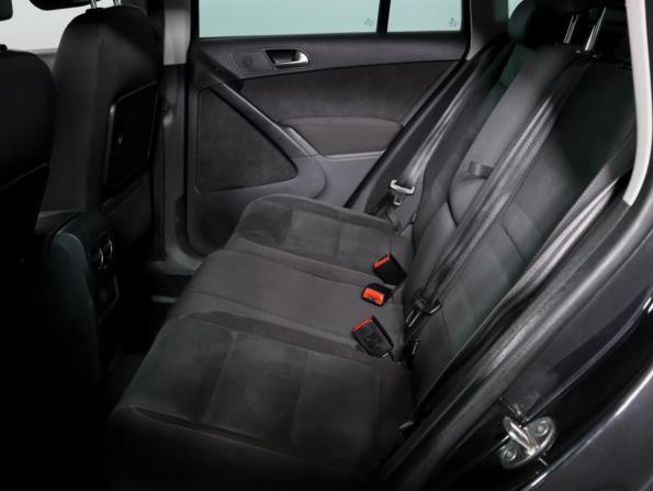 Volkswagen Tiguan I Рестайлинг с пробегом 2015 года, цена 1 370 000 рублей, 141280 км, внедорожник, Автокод Объявления